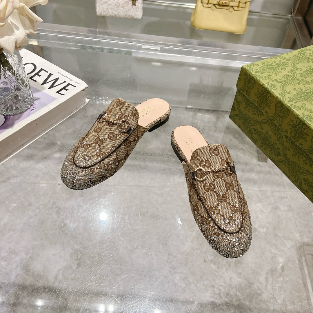 GUCCI Slippers （With Crystal）