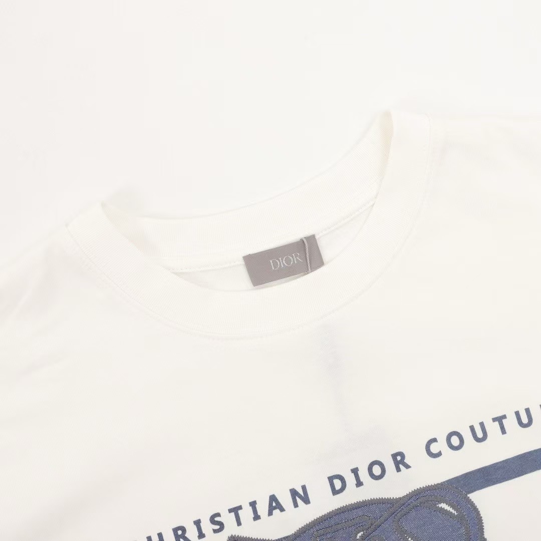 Dior  charm T-Shirt