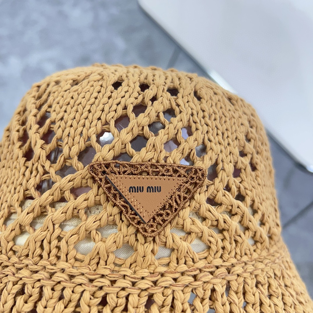 miumiu cap