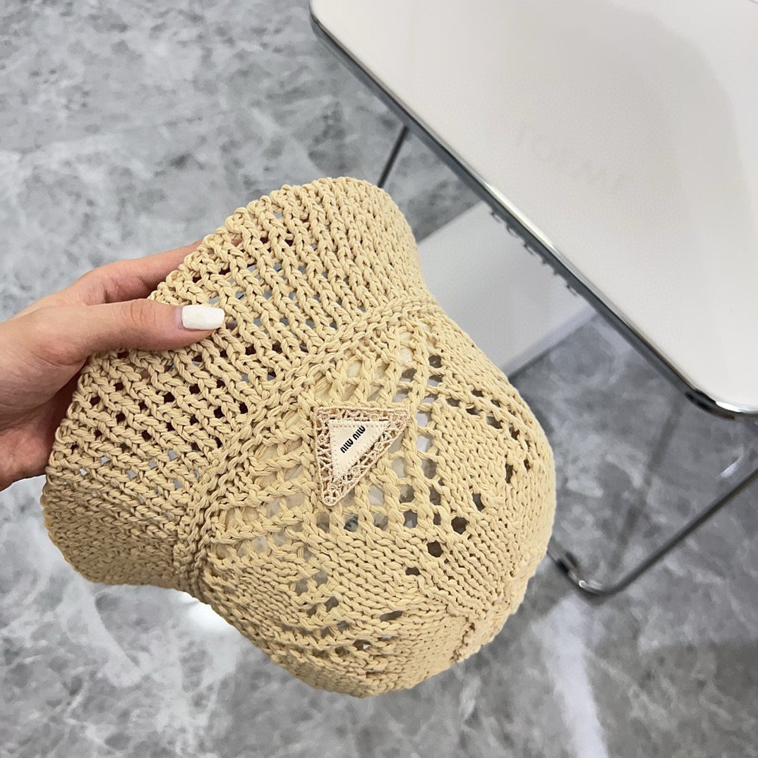 miumiu cap