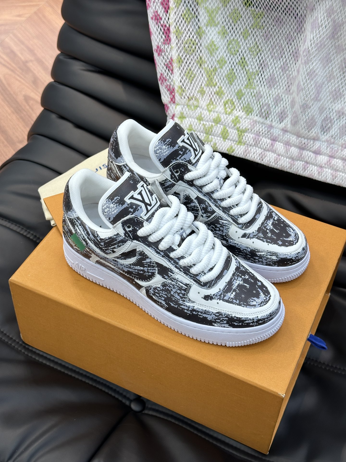 LV x nike low-top casual sneakers