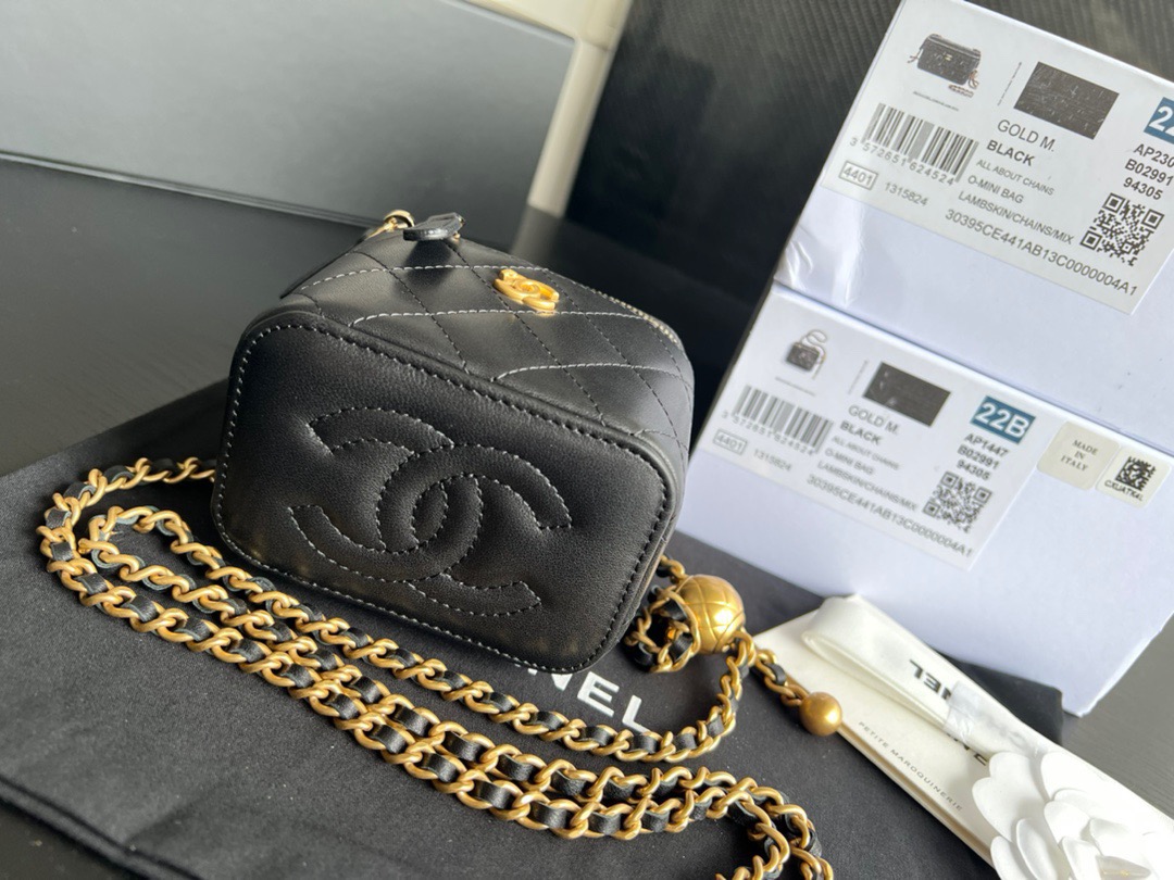 CHANEL Bag （with mirror）best quality