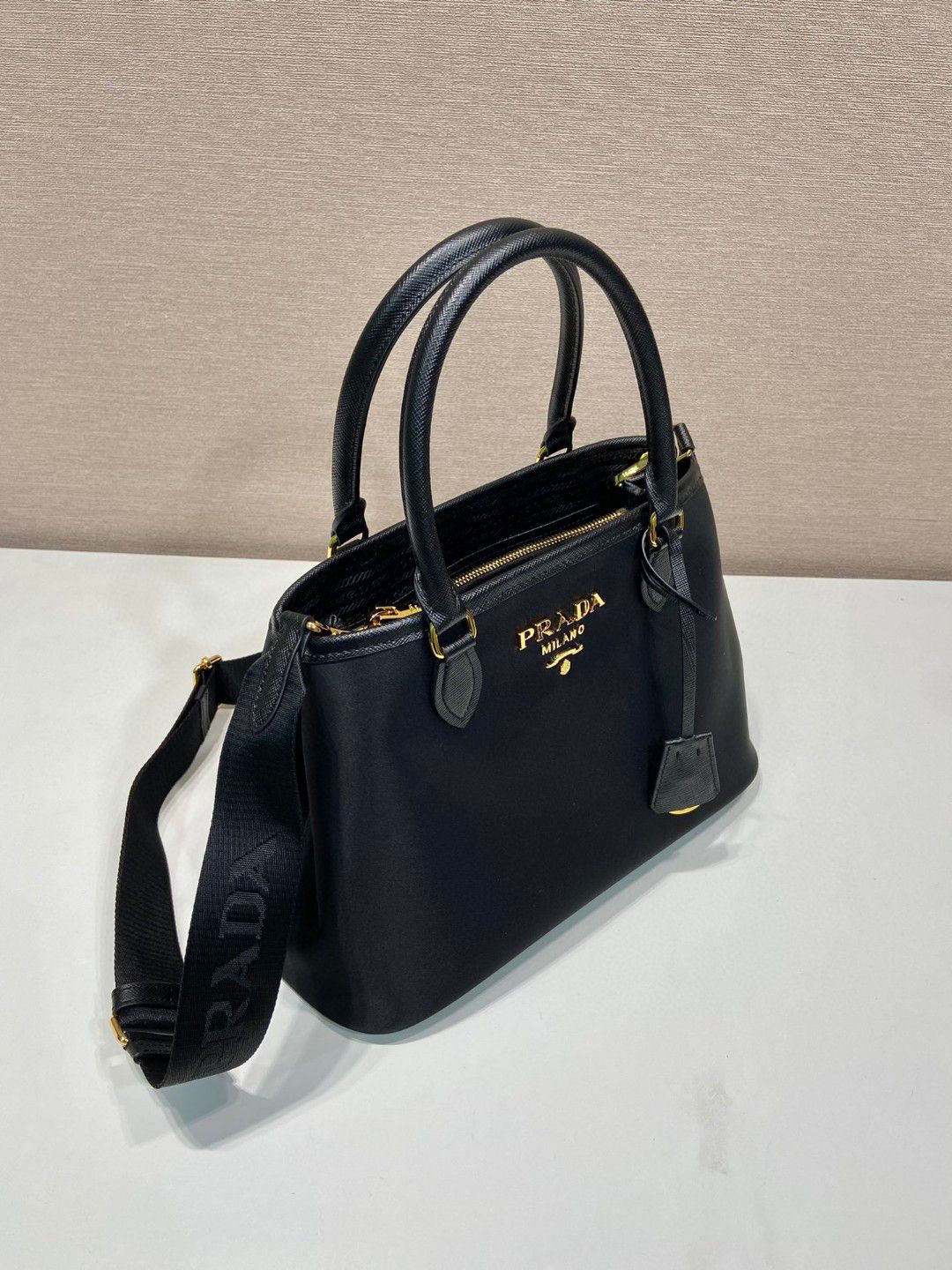 PRADA Handbag (best quality)