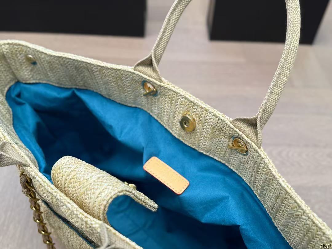 CHANEL Straw beach tote bag