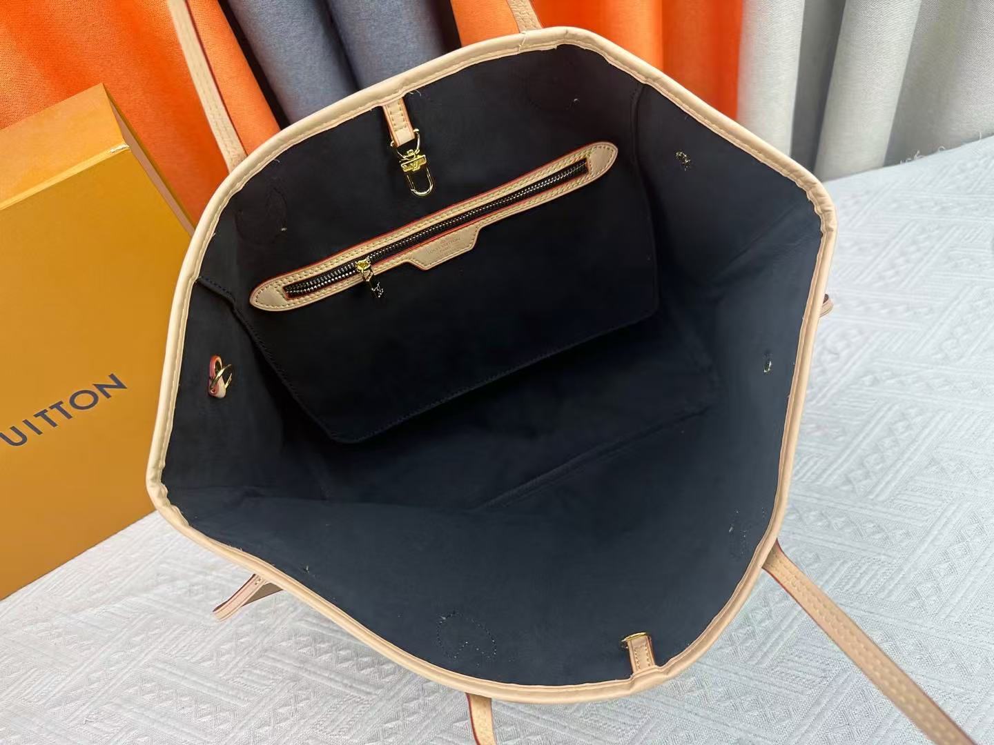 LV Neverfull Handbag