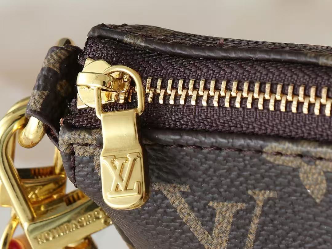 LV & TM Pochette Accessoires Bag 22cm