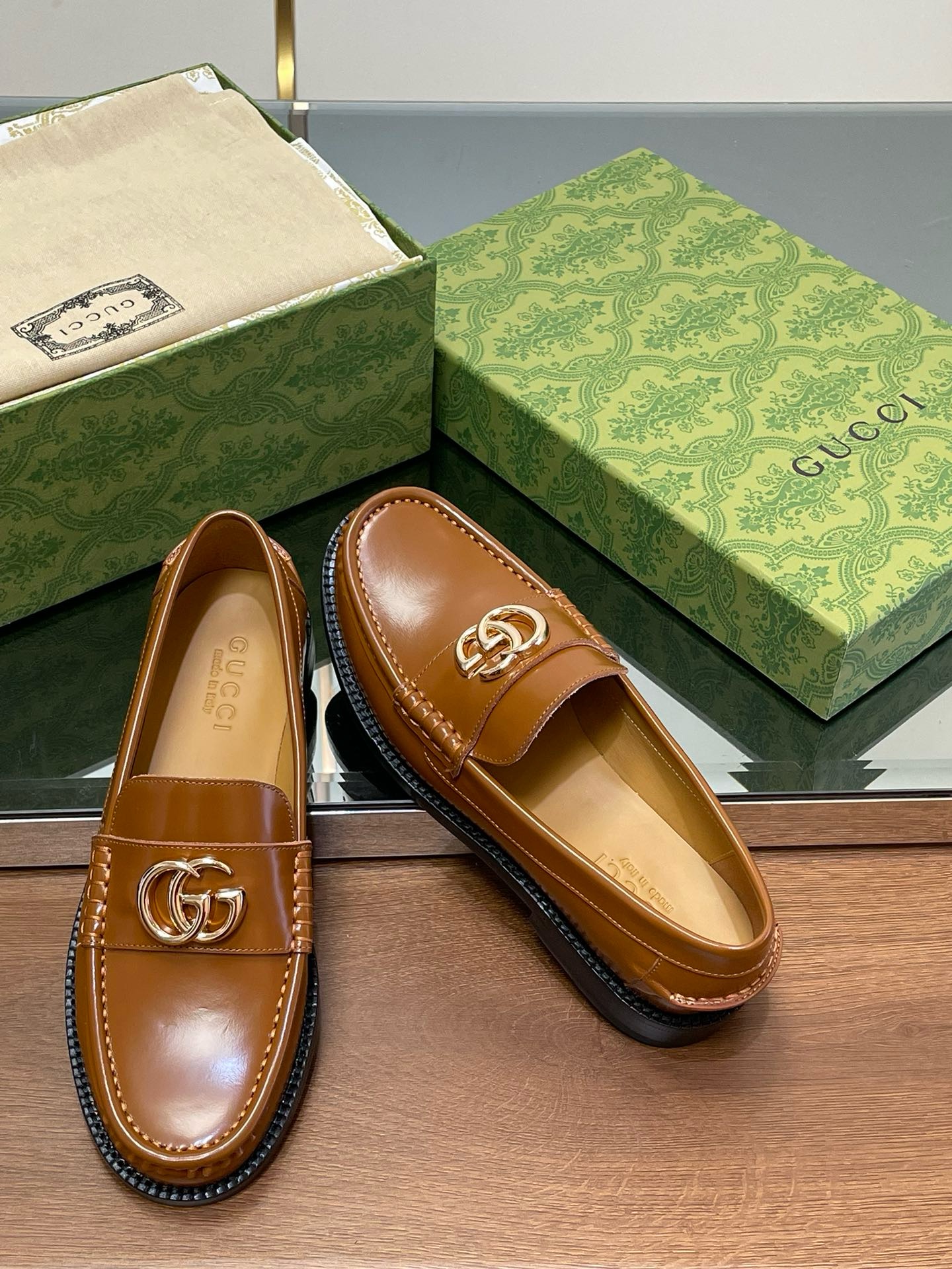 GUCCI Loafer