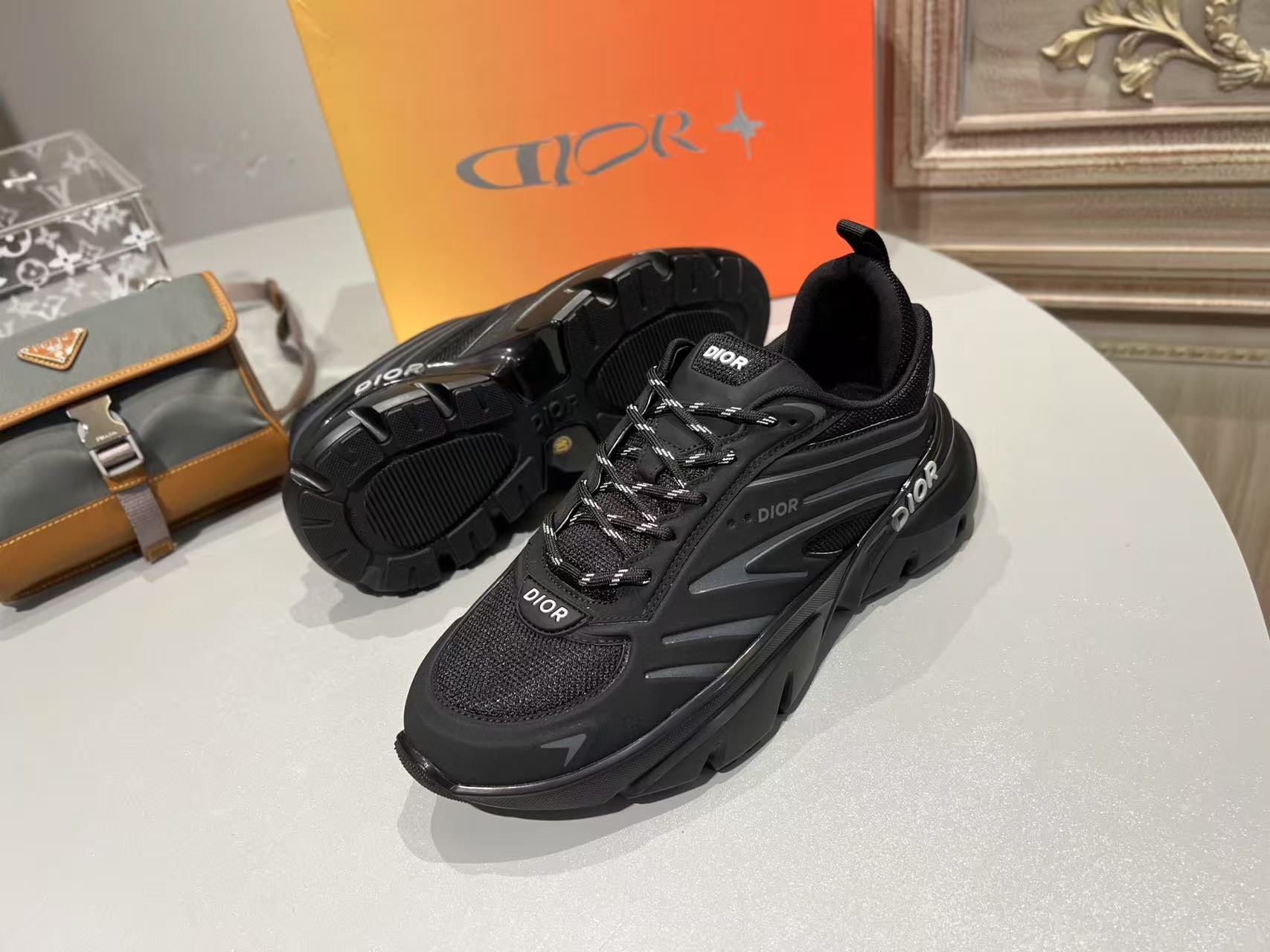 DIOR B44 Sneakers