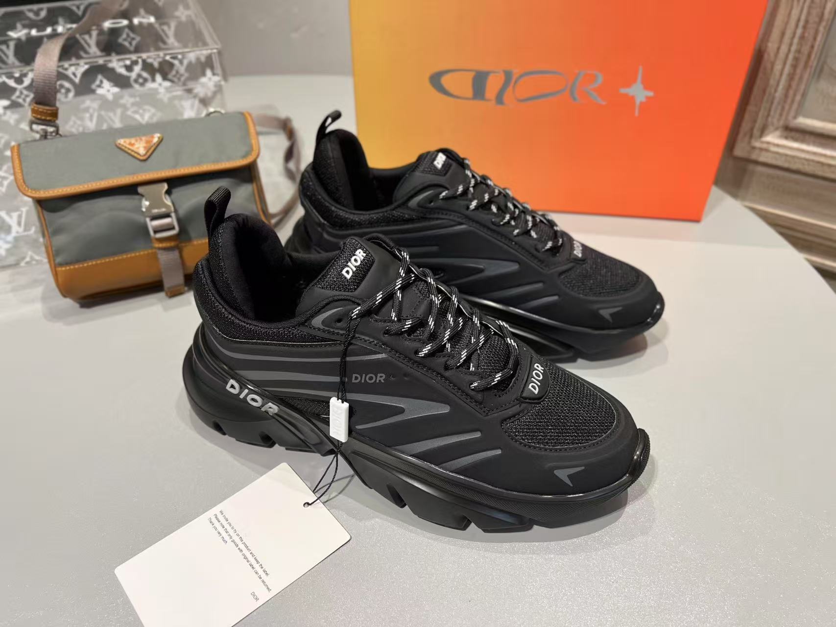 DIOR B44 Sneakers