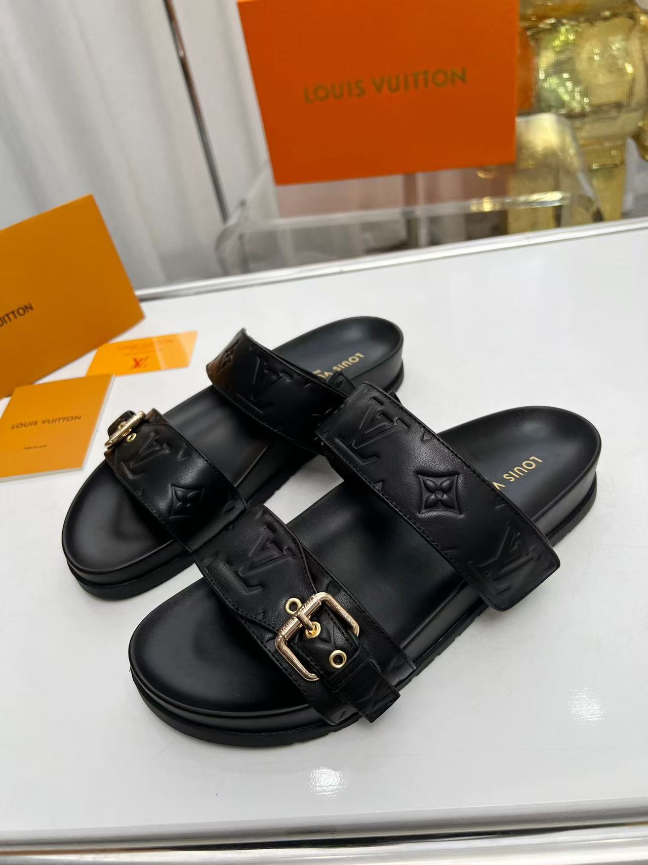 LV Slipeprs